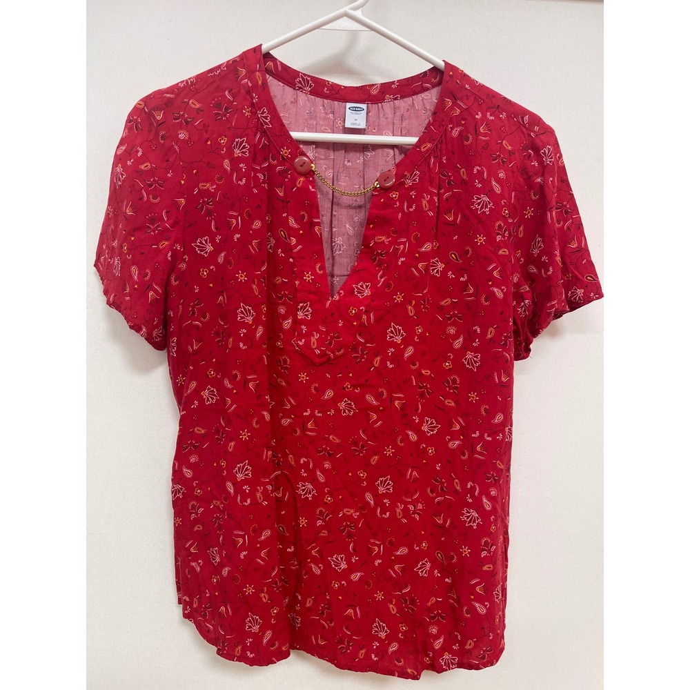 Old Navy Red Paisley Floral V-Neck Blouse with Chain Detail Size M Short Sleeve